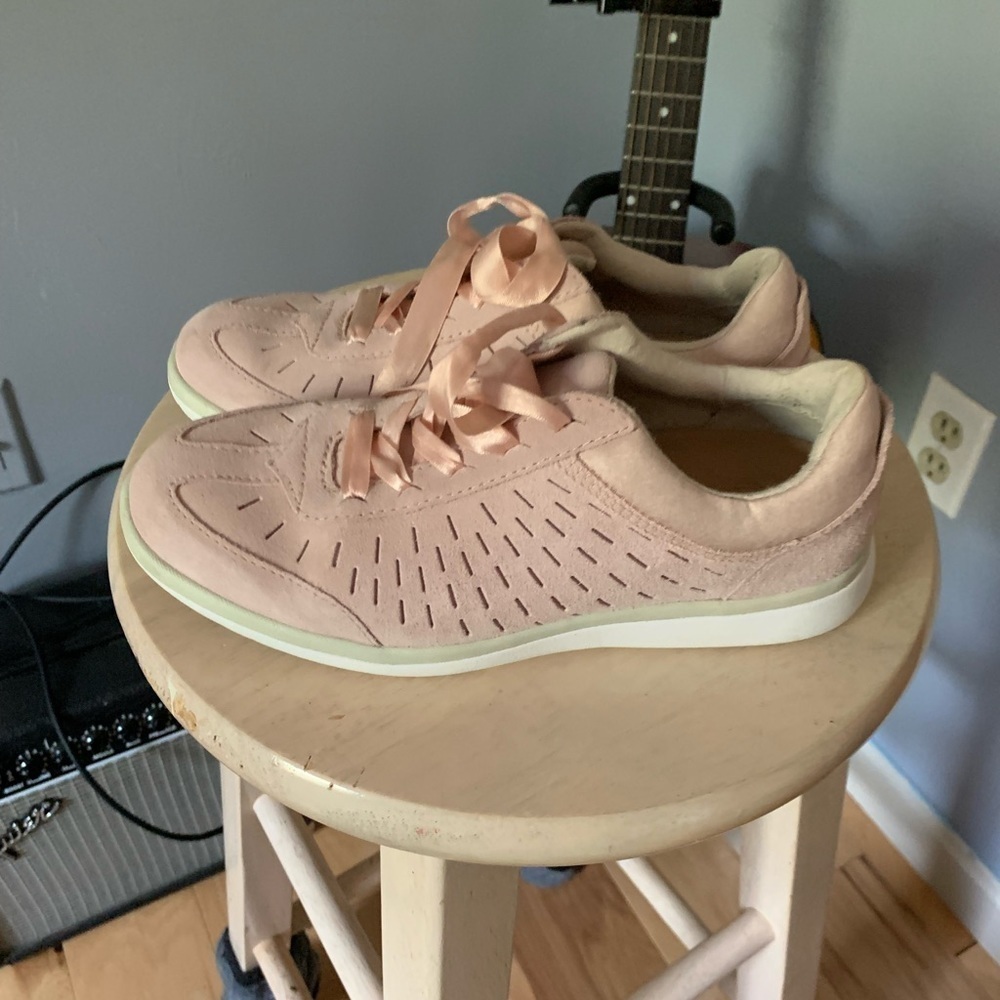 Ugg Victoria suede sneakers with ribbon laces 6.5